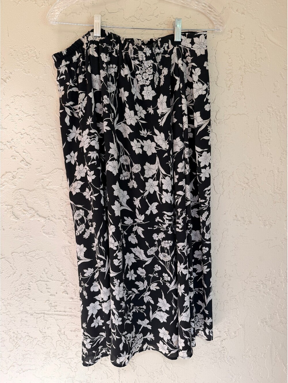 Talbots Women's Black and White Floral Full Skirt Size 10